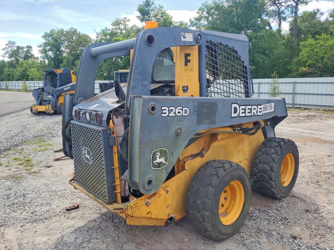 2010 JOHN DEERE 326d