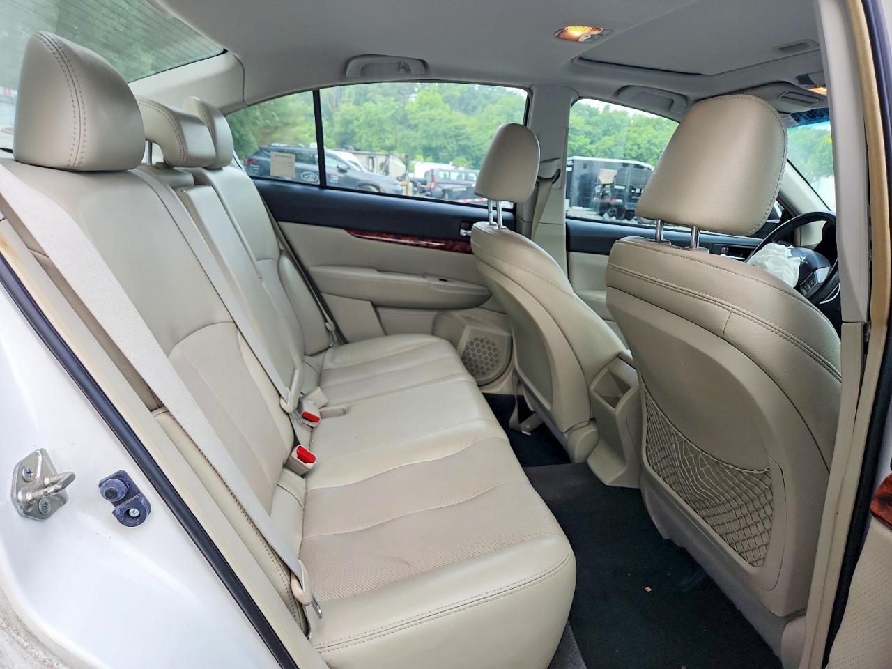 2012 SUBARU Legacy