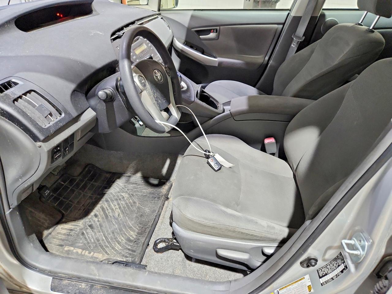 2011 TOYOTA PRIUS