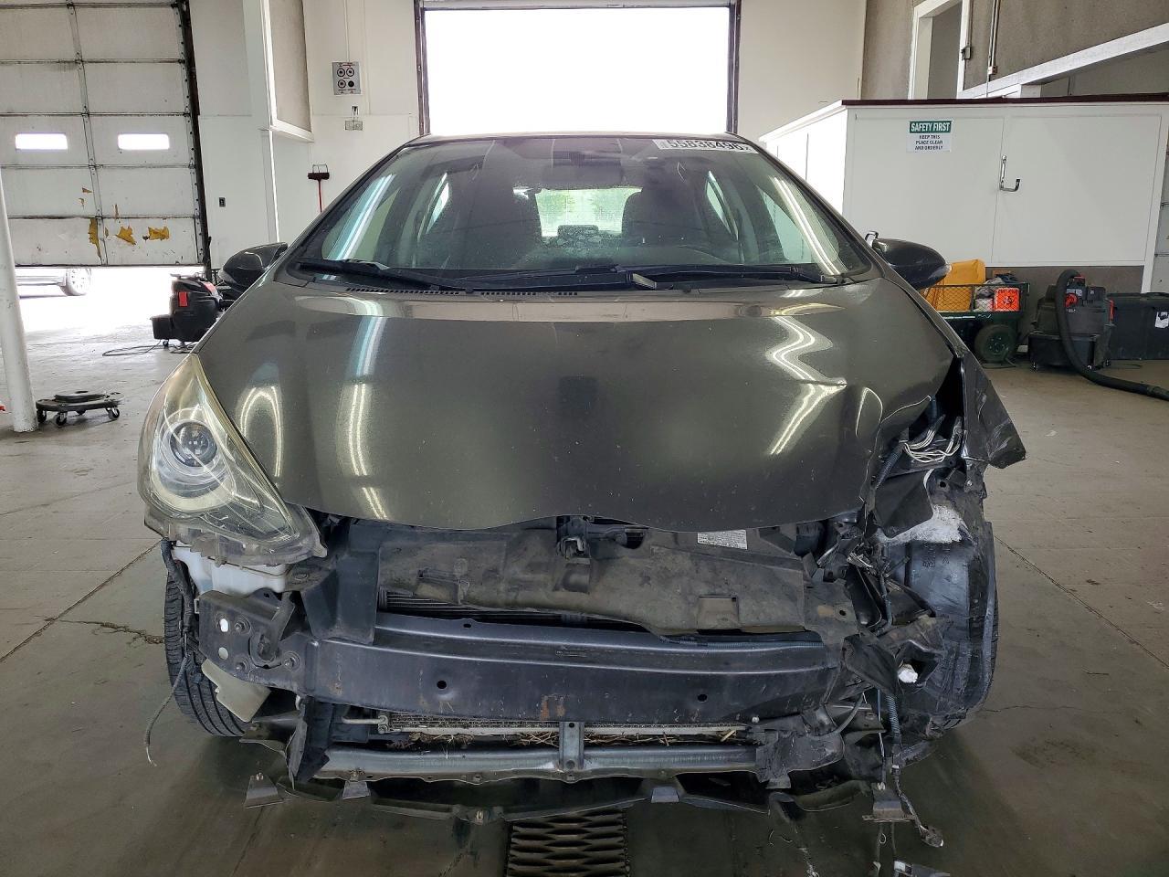 2016 TOYOTA Prius c