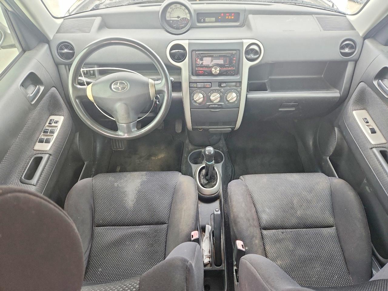 2005 TOYOTA SCION