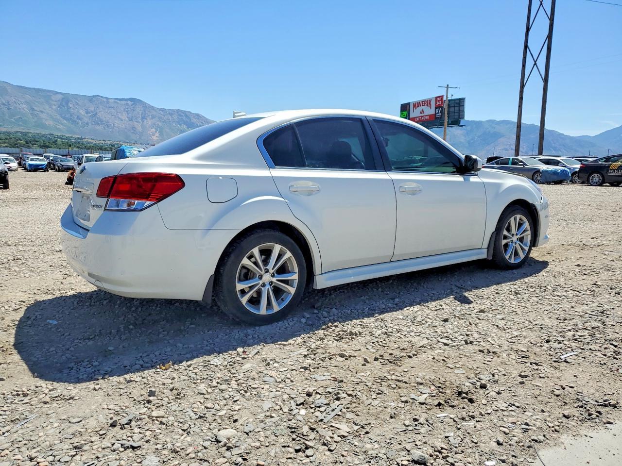 2014 SUBARU Legacy