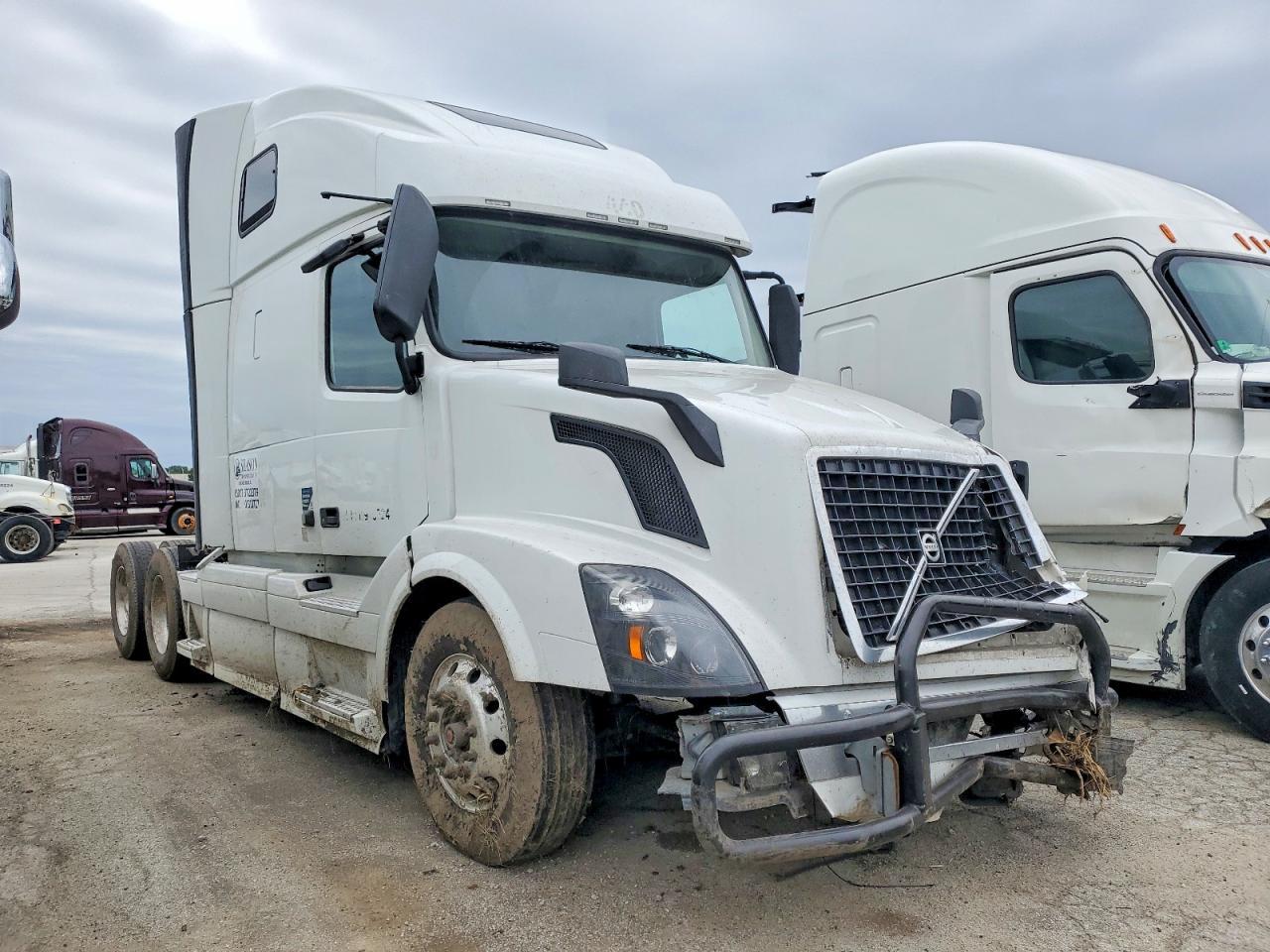 2015 VOLVO VNL