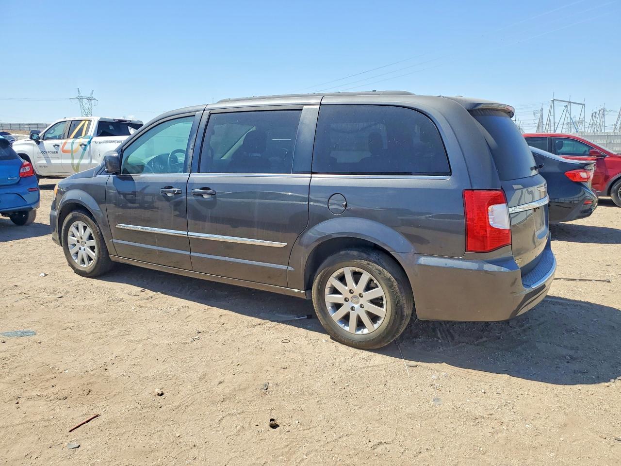 2016 CHRYSLER Town & Country