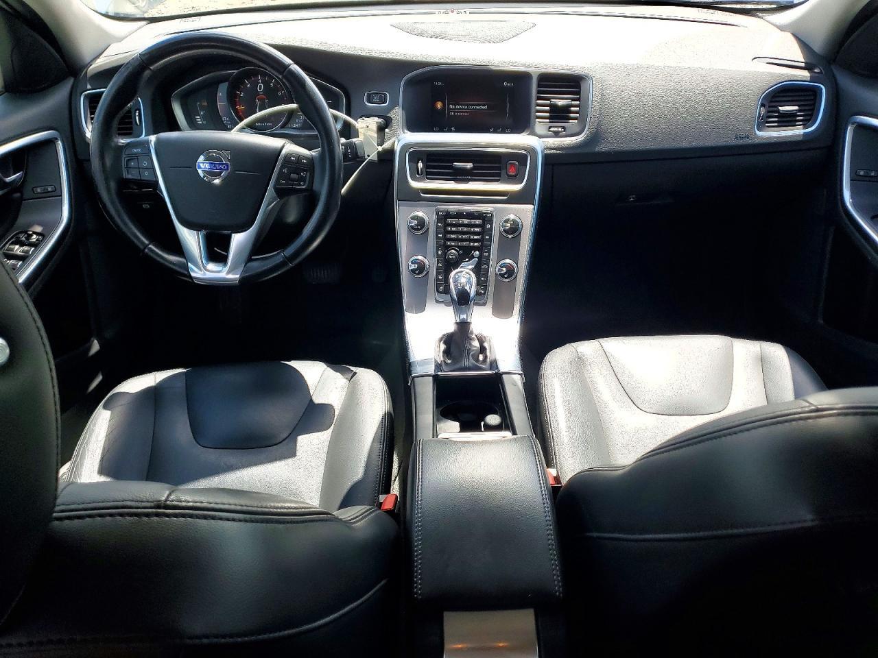 2017 VOLVO S60