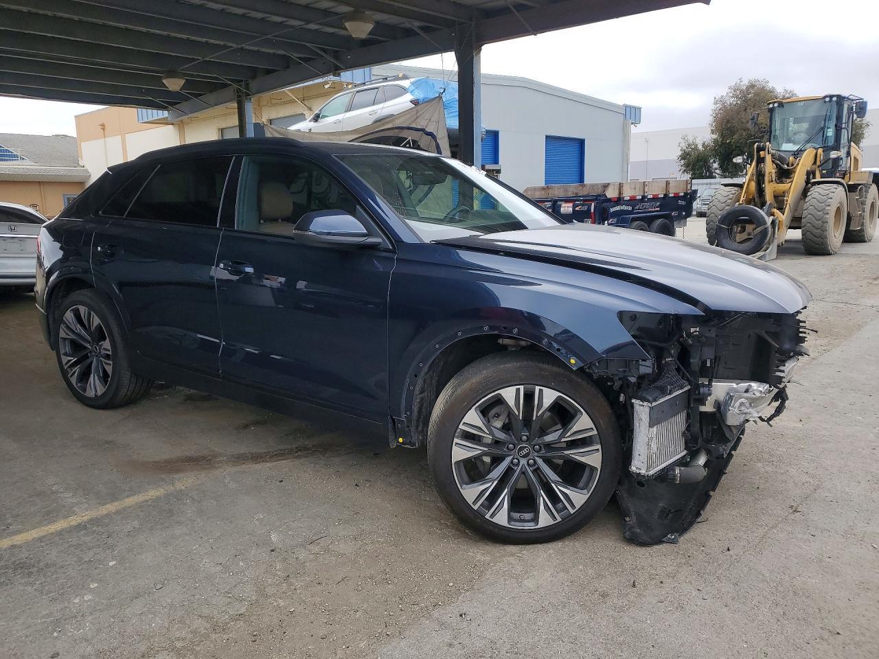 2025 AUDI Q8