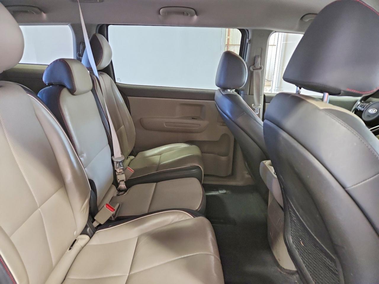 2016 KIA SEDONA