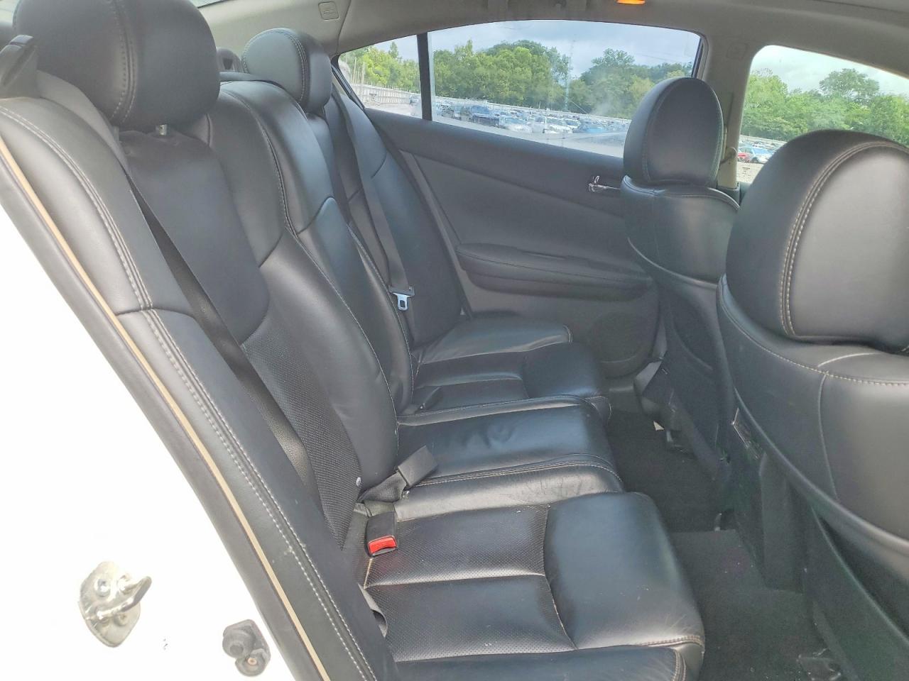 2011 NISSAN Maxima