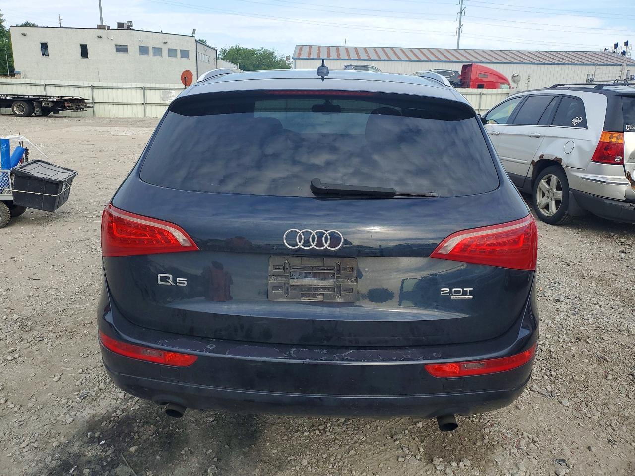 2011 AUDI Q5
