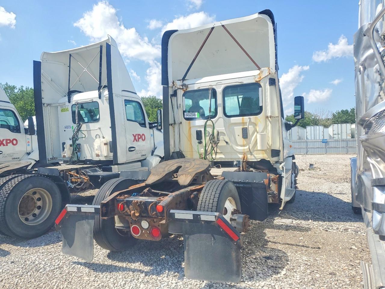 2015 FREIGHTLINER CASCADIA