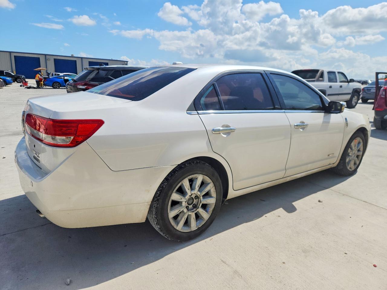 2011 LINCOLN MKZ