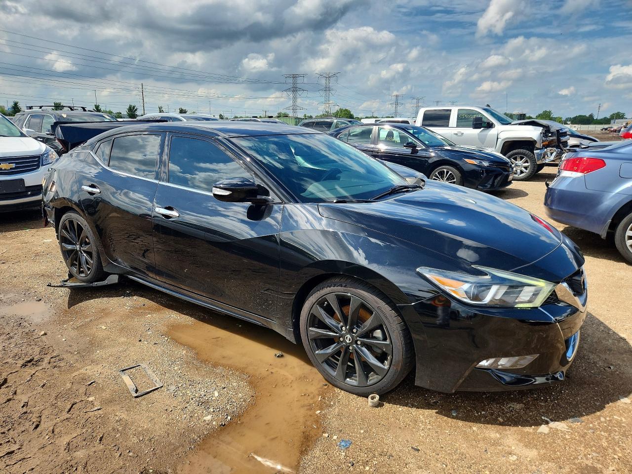 2017 NISSAN Maxima