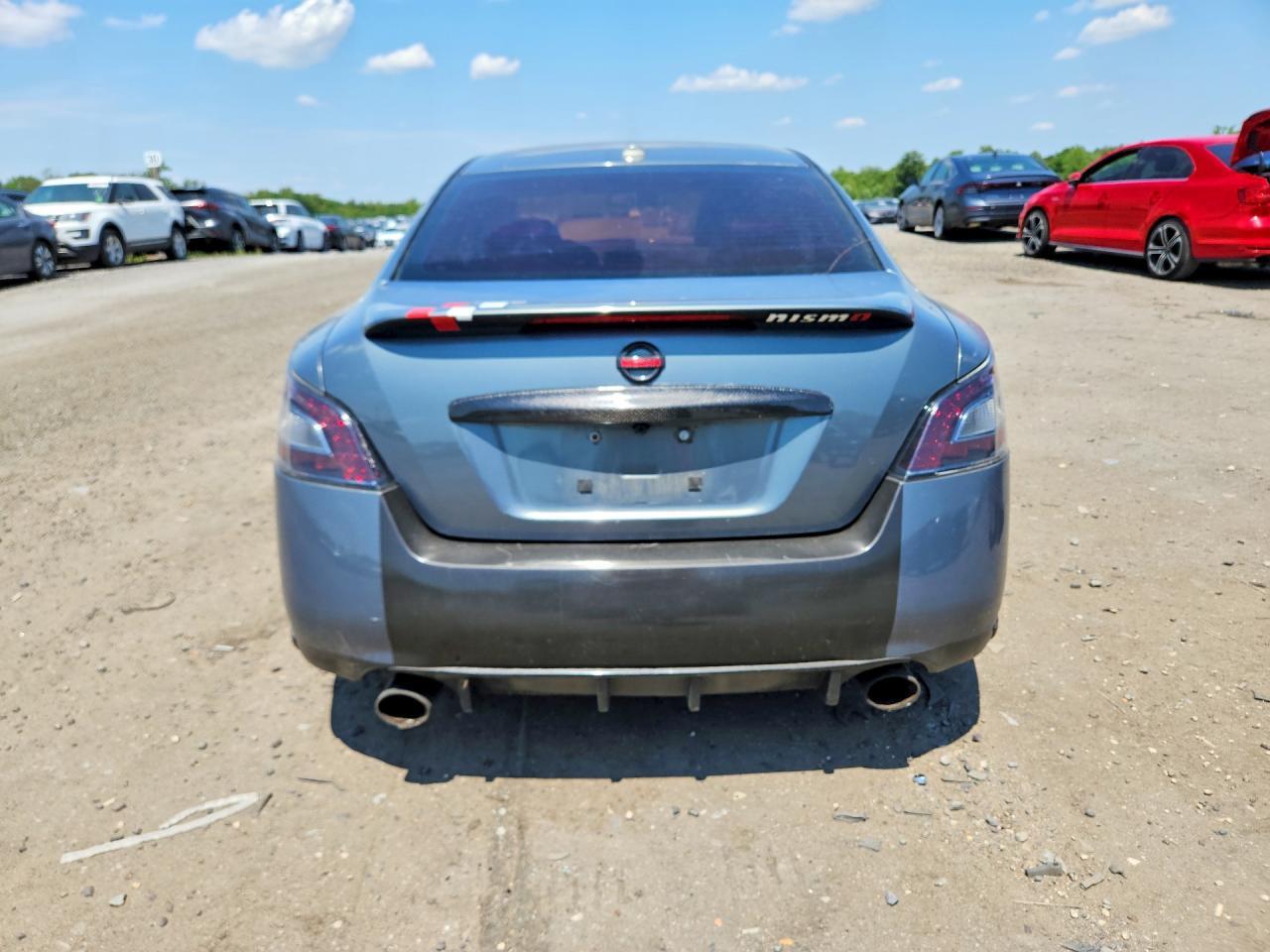 2011 NISSAN Maxima