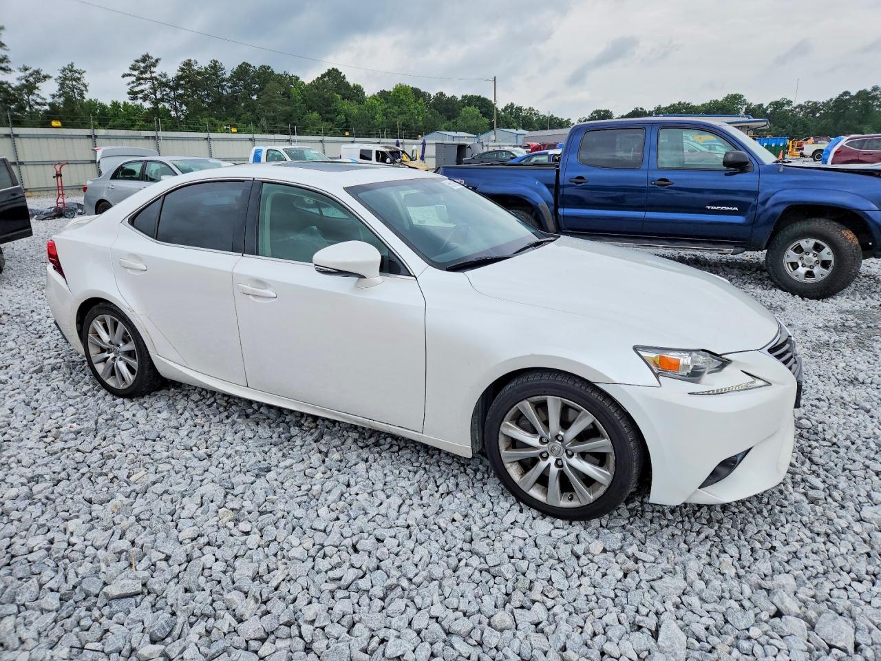 2016 LEXUS IS 200t