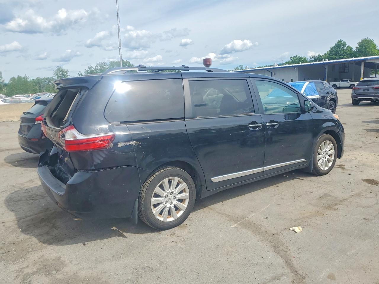 2015 TOYOTA SIENNA