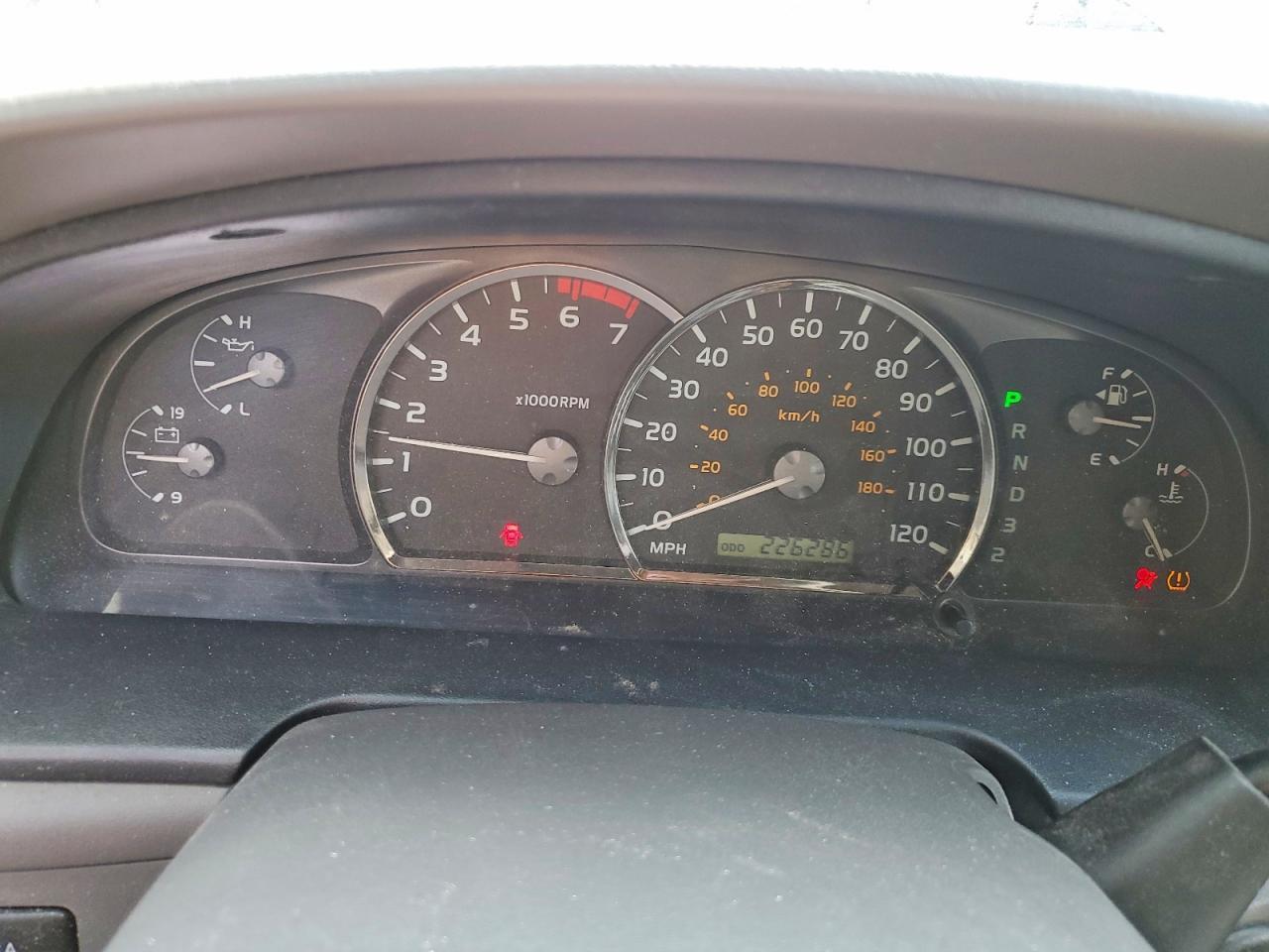 2005 TOYOTA Sequoia
