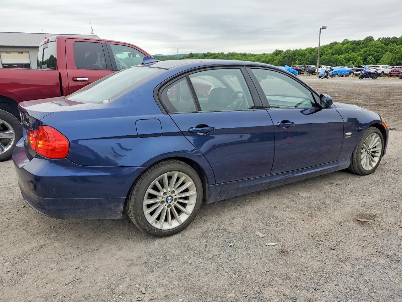 2011 BMW 3 SERIES
