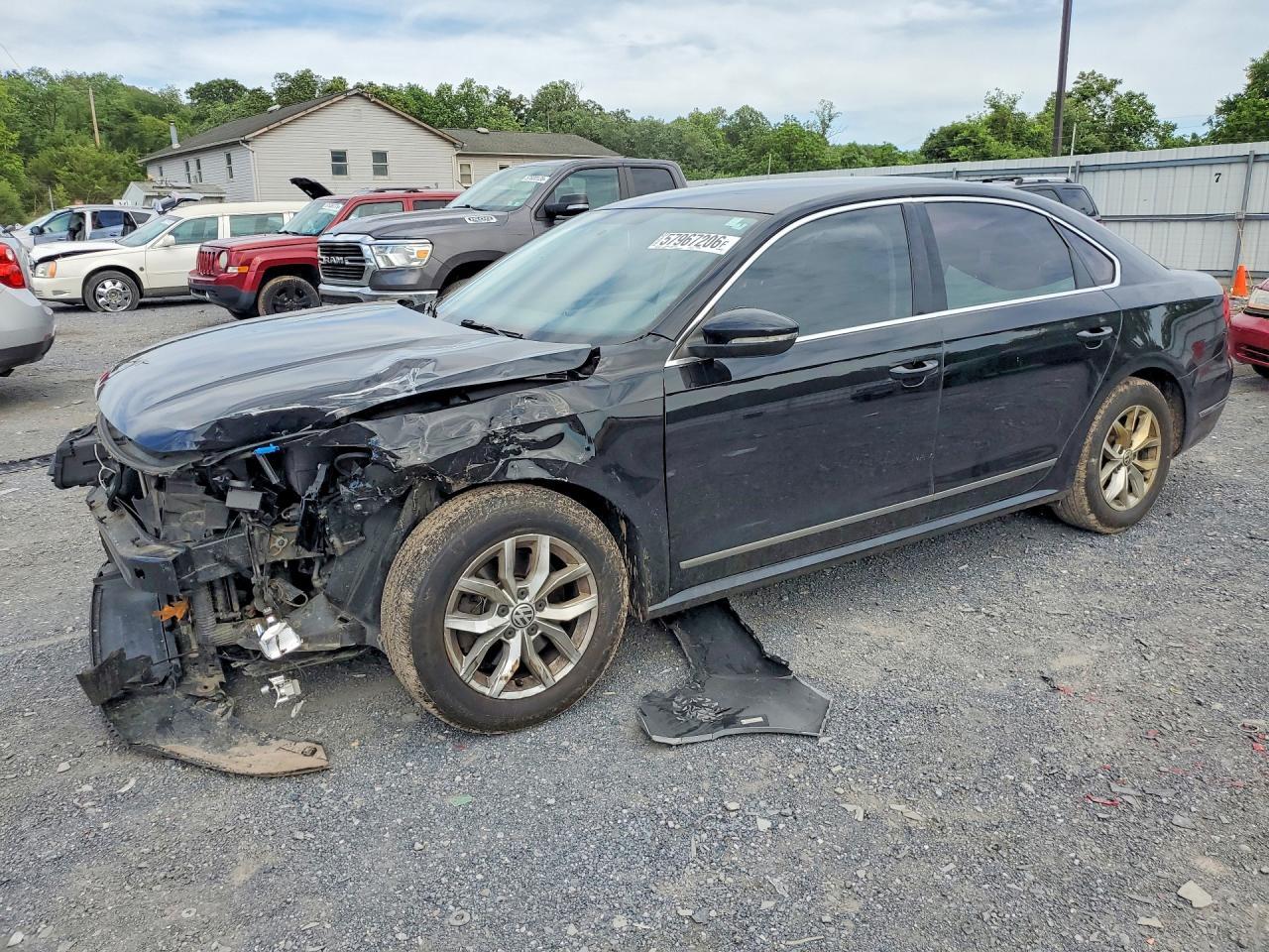2016 VOLKSWAGEN Passat
