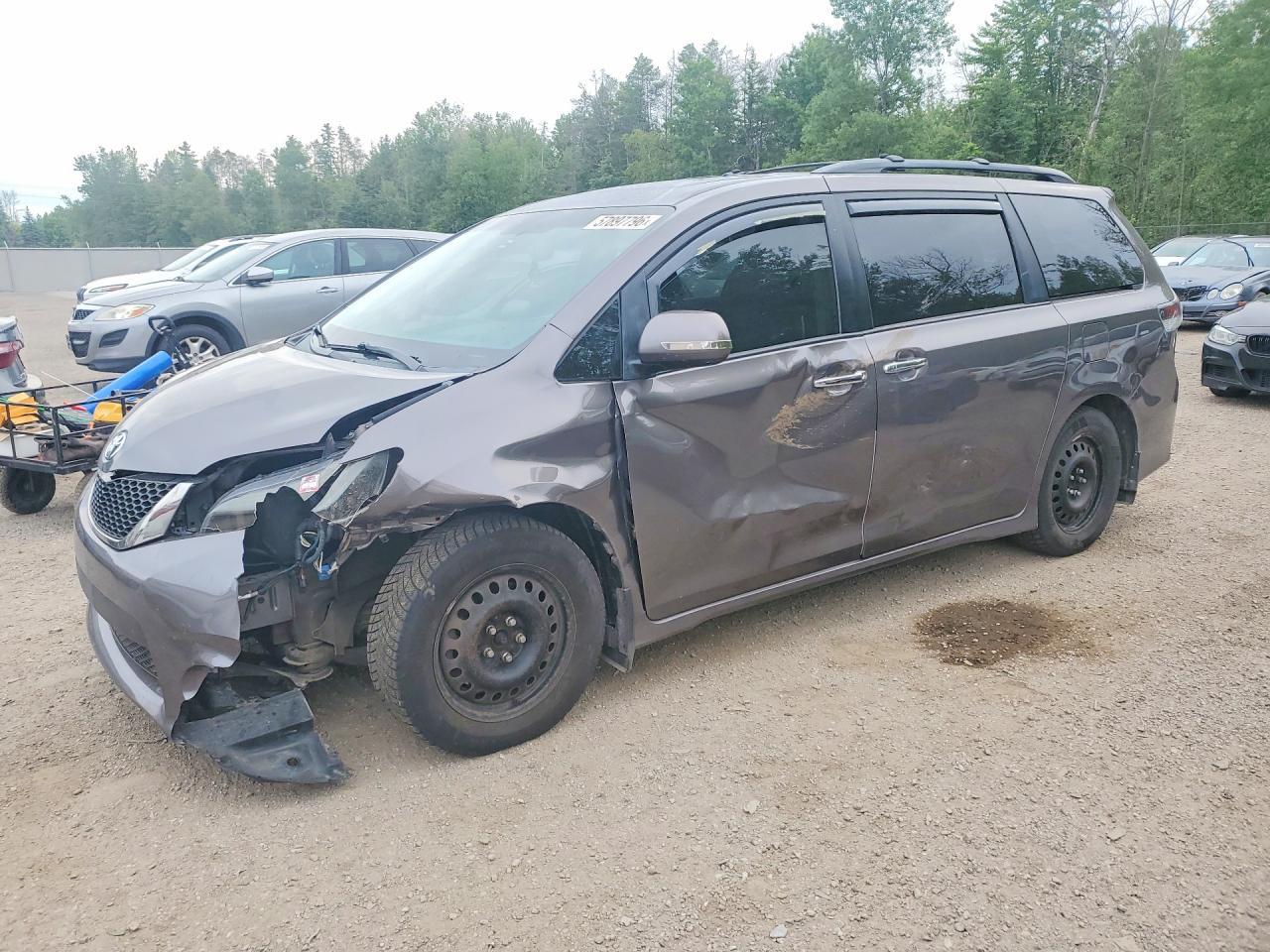 2014 TOYOTA SIENNA