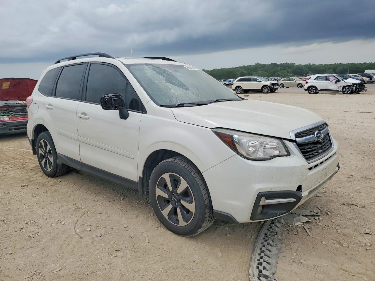 2017 SUBARU FORESTER