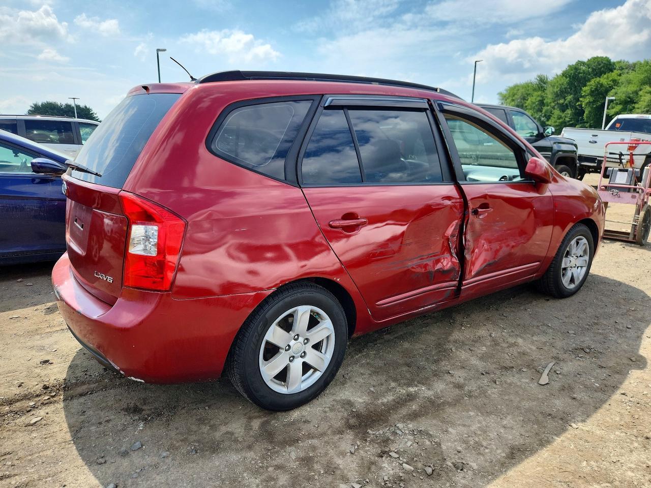2008 KIA RONDO