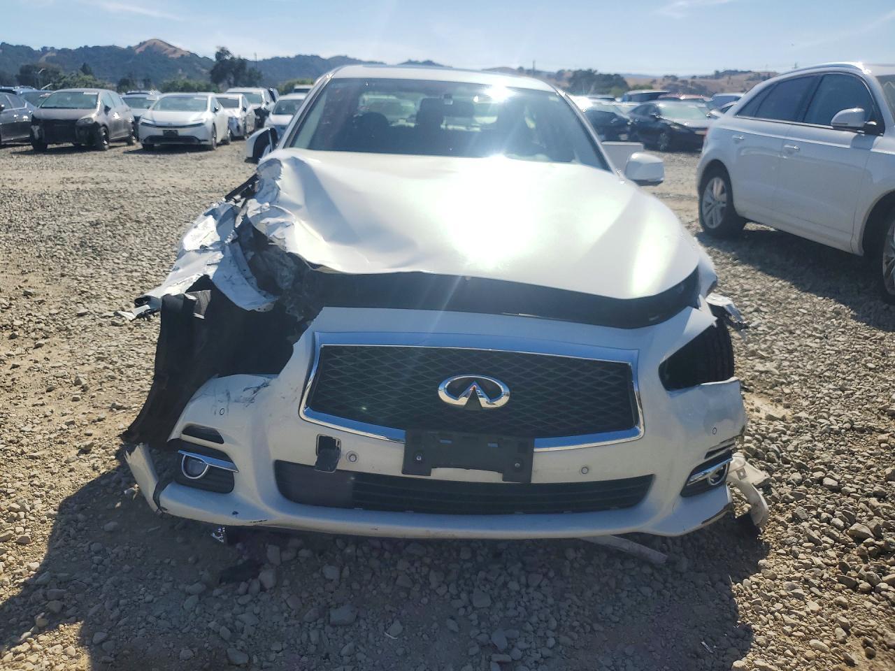 2014 INFINITI Q50