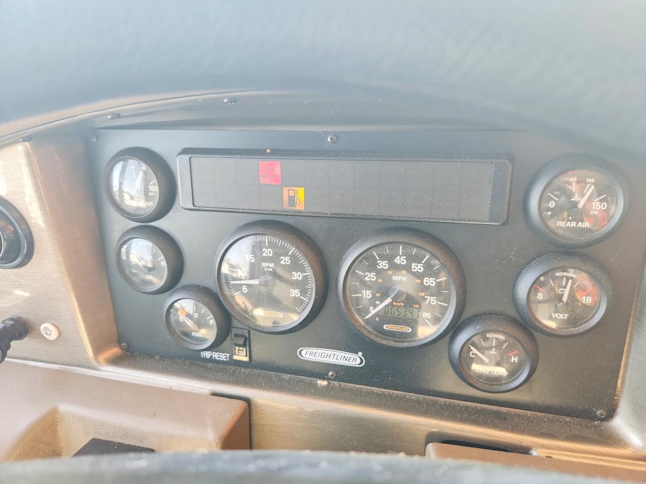 2003 FREIGHTLINER Xc Chassis