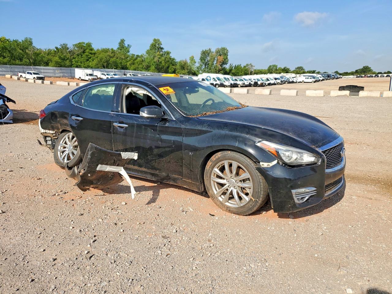 2017 INFINITI Q70