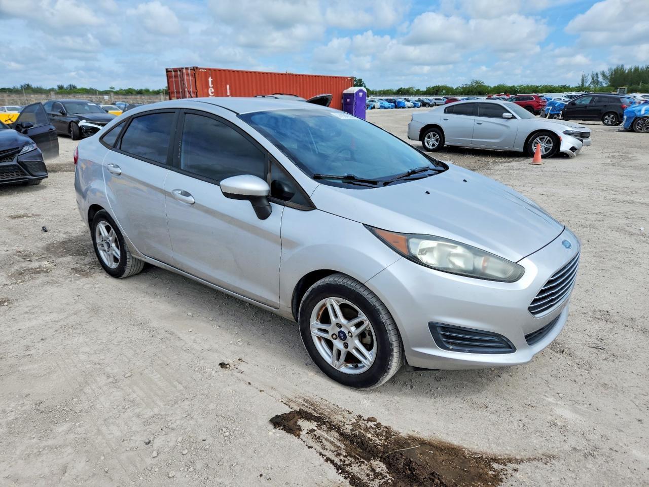 2011 FORD Fiesta