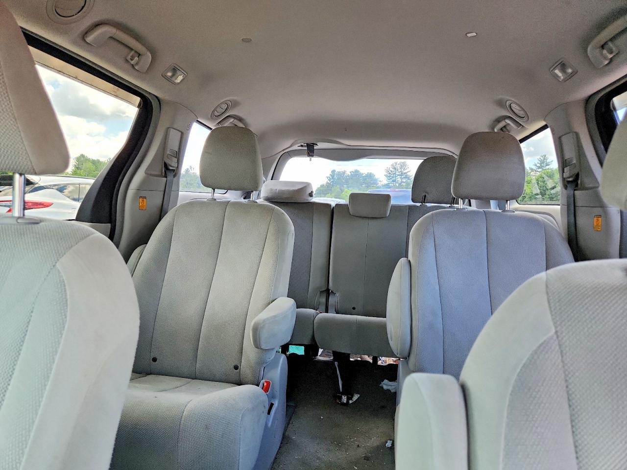 2013 TOYOTA SIENNA