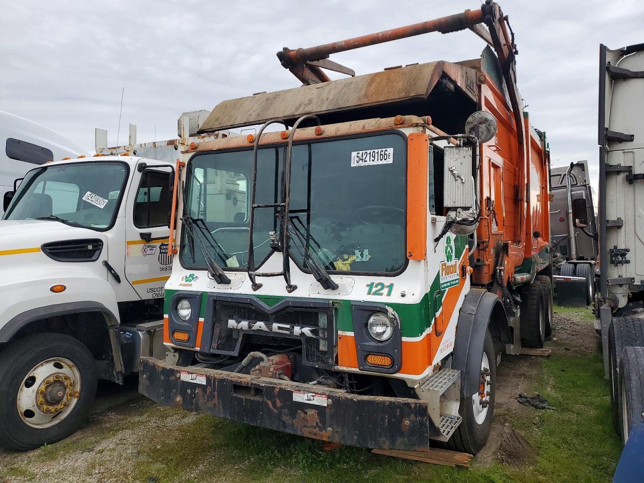 2012 MACK Mru613