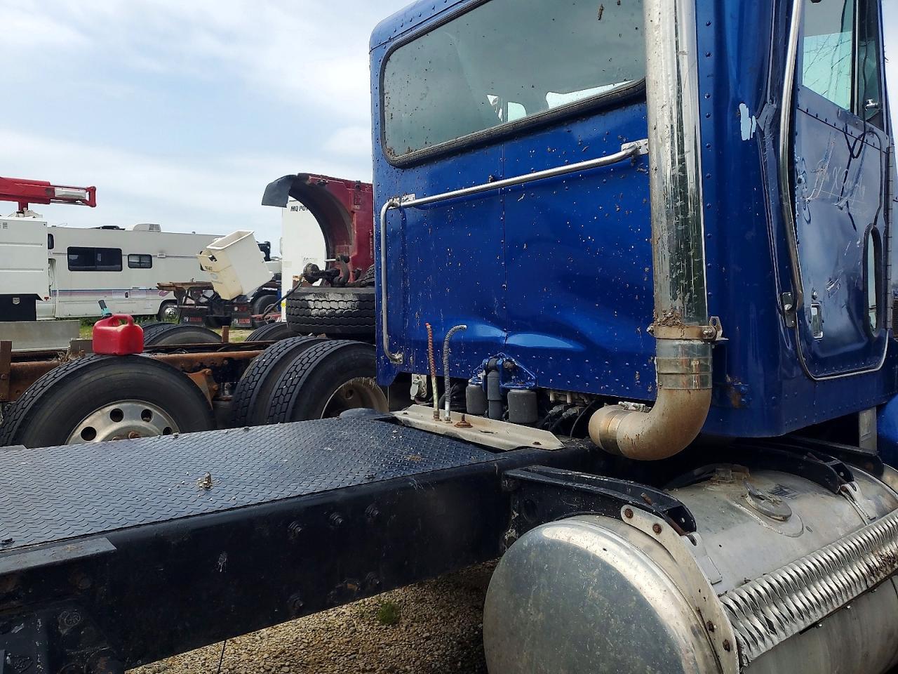 1996 PETERBILT 385