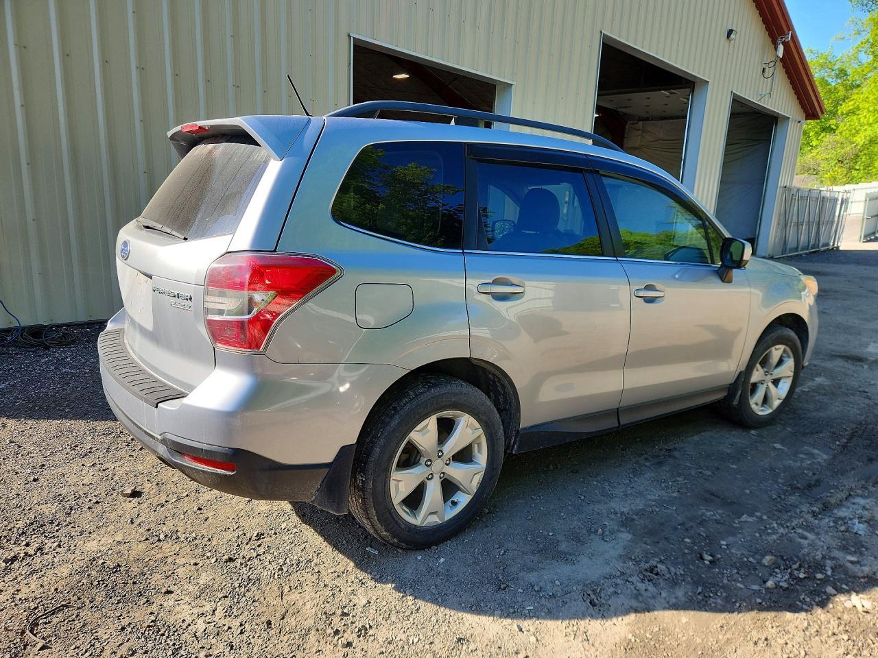 2015 SUBARU FORESTER