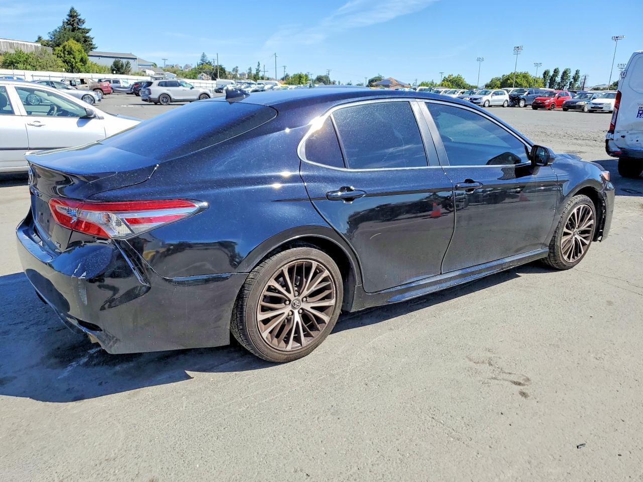 2019 TOYOTA CAMRY
