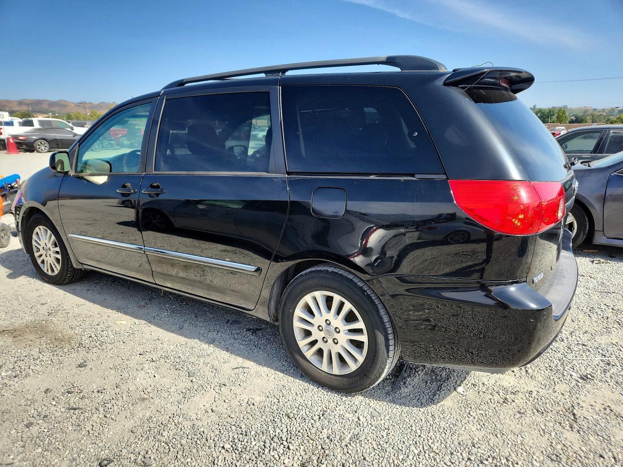 2009 TOYOTA SIENNA