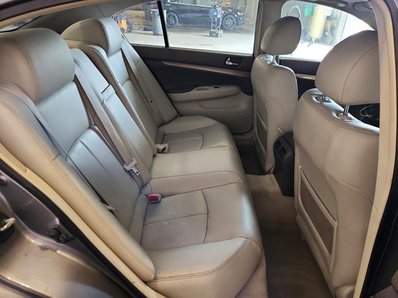 2012 INFINITI G37