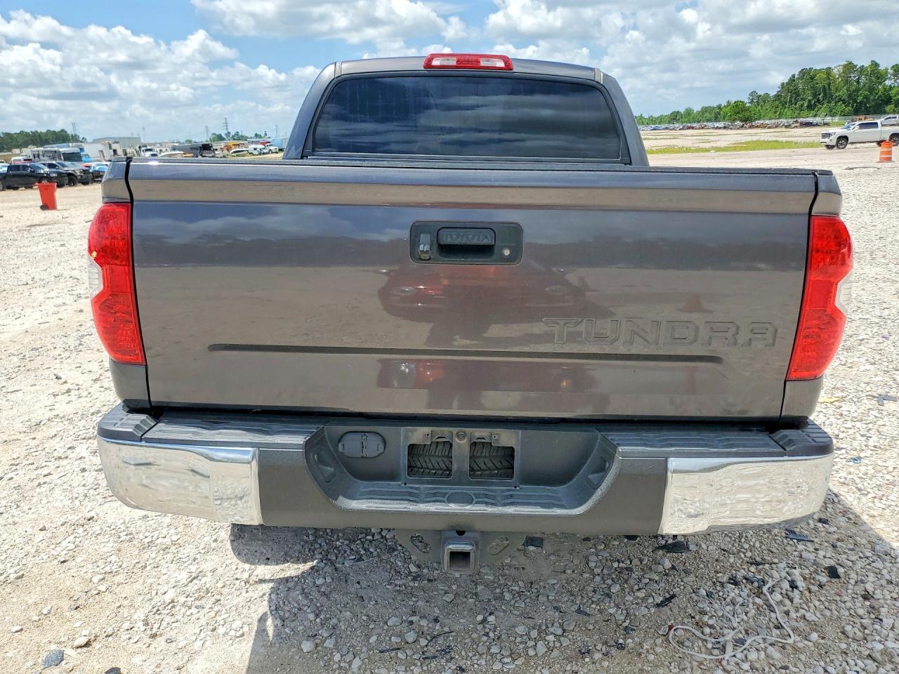2016 TOYOTA TUNDRA