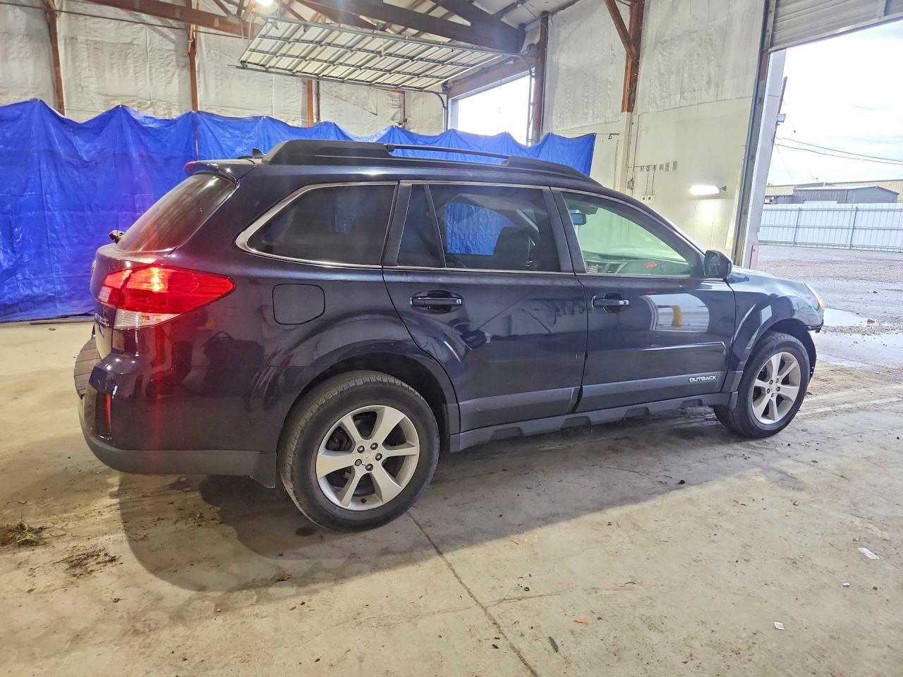 2013 SUBARU Outback