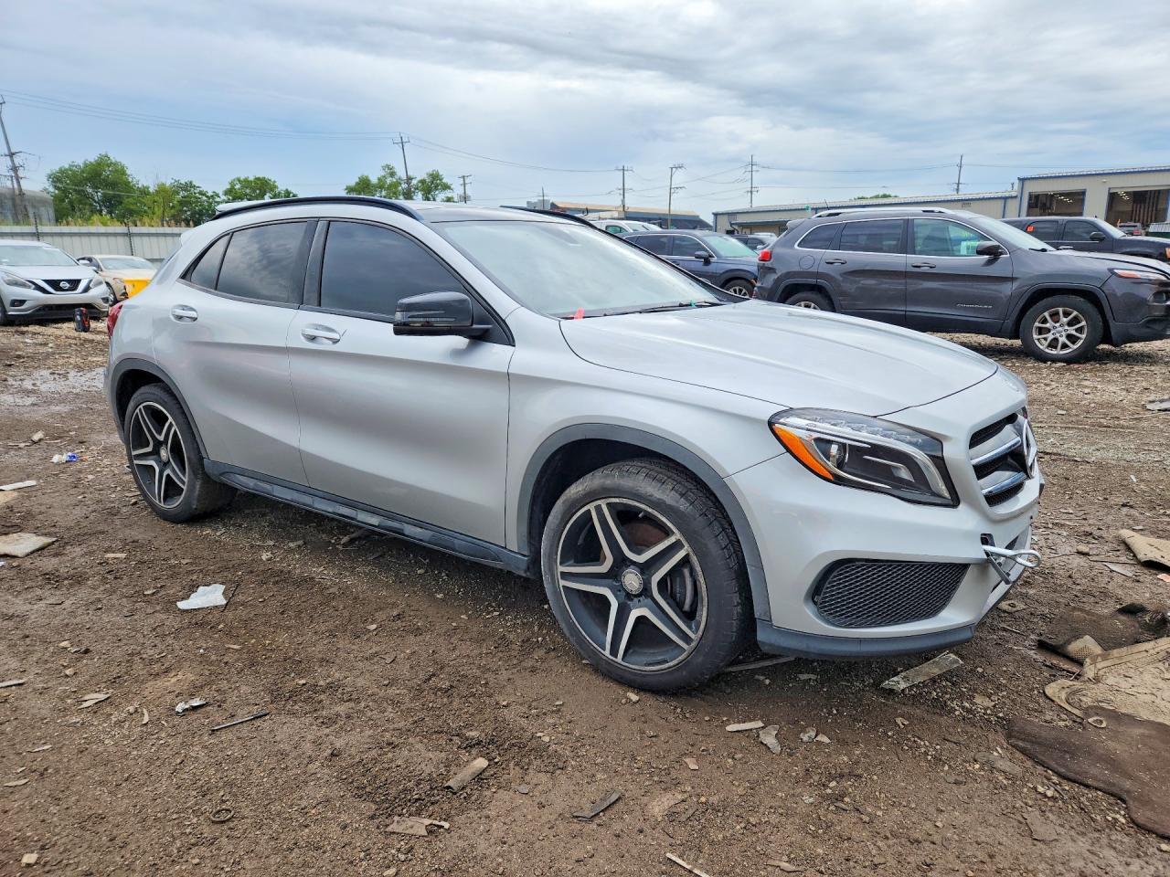 2016 MERCEDES-BENZ GLA-Class