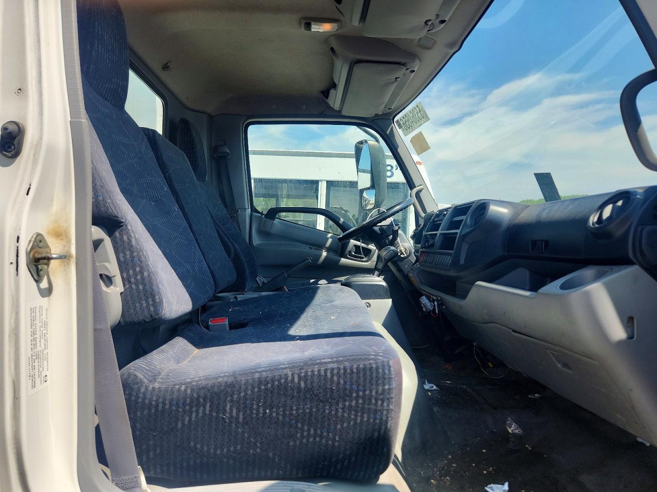 2018 HINO 195