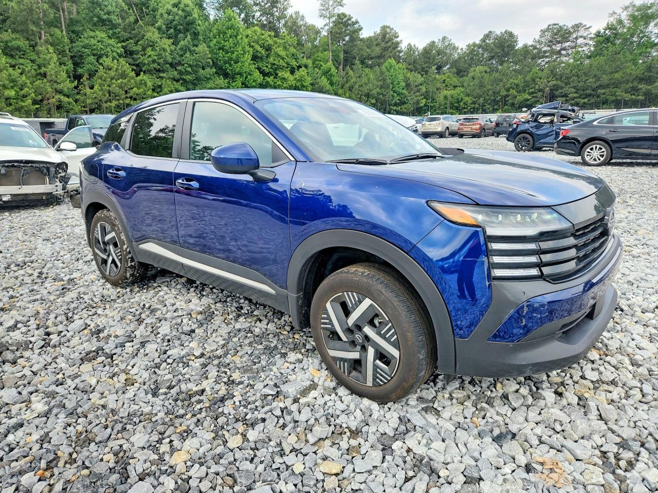 2025 NISSAN KICKS