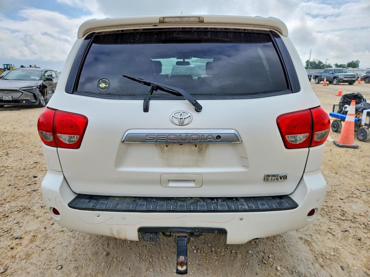 2015 TOYOTA Sequoia