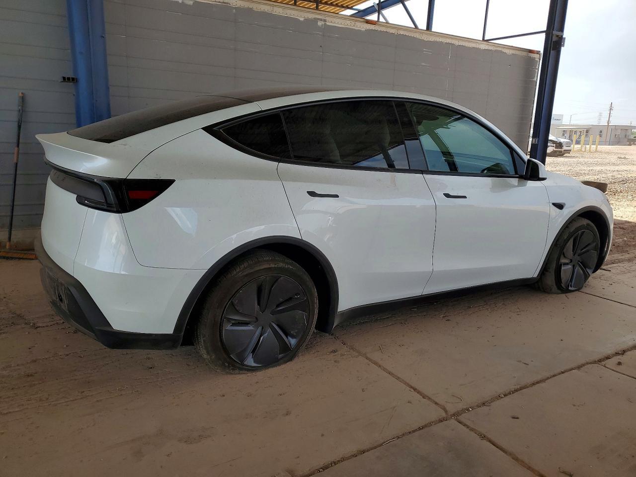 2026 TESLA MODEL Y