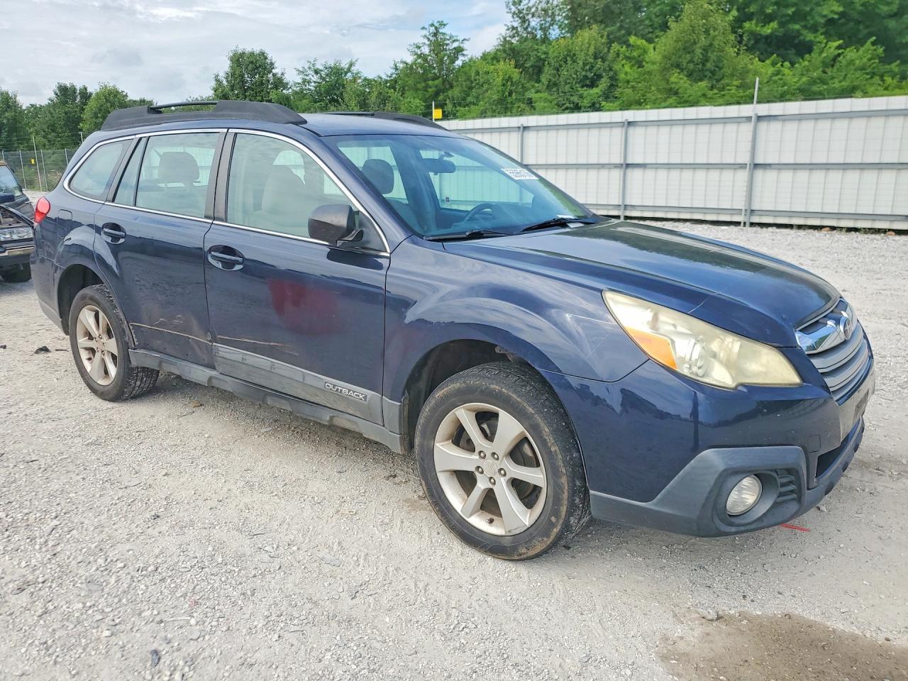2014 SUBARU Outback