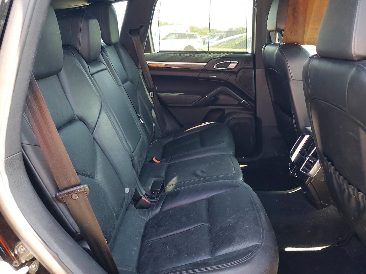 2011 PORSCHE CAYENNE