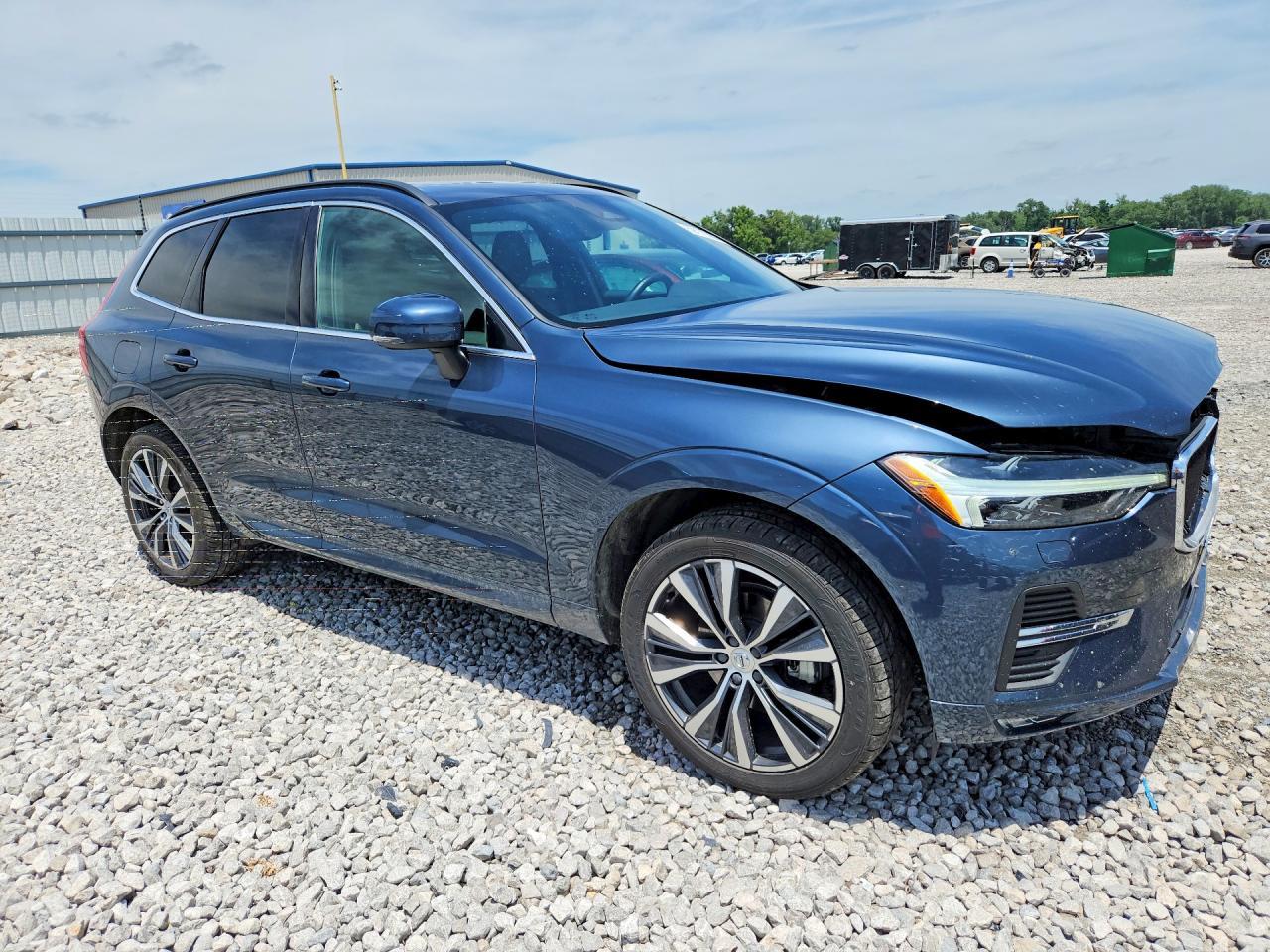 2022 VOLVO XC60