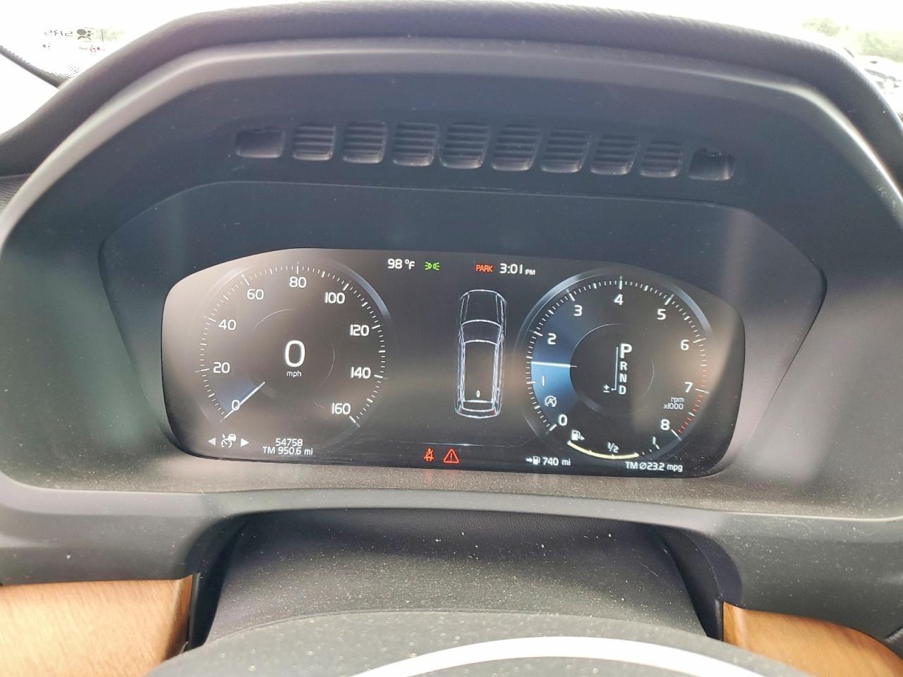 2021 VOLVO XC90