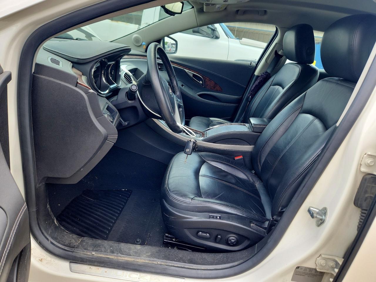 2011 BUICK LACROSSE