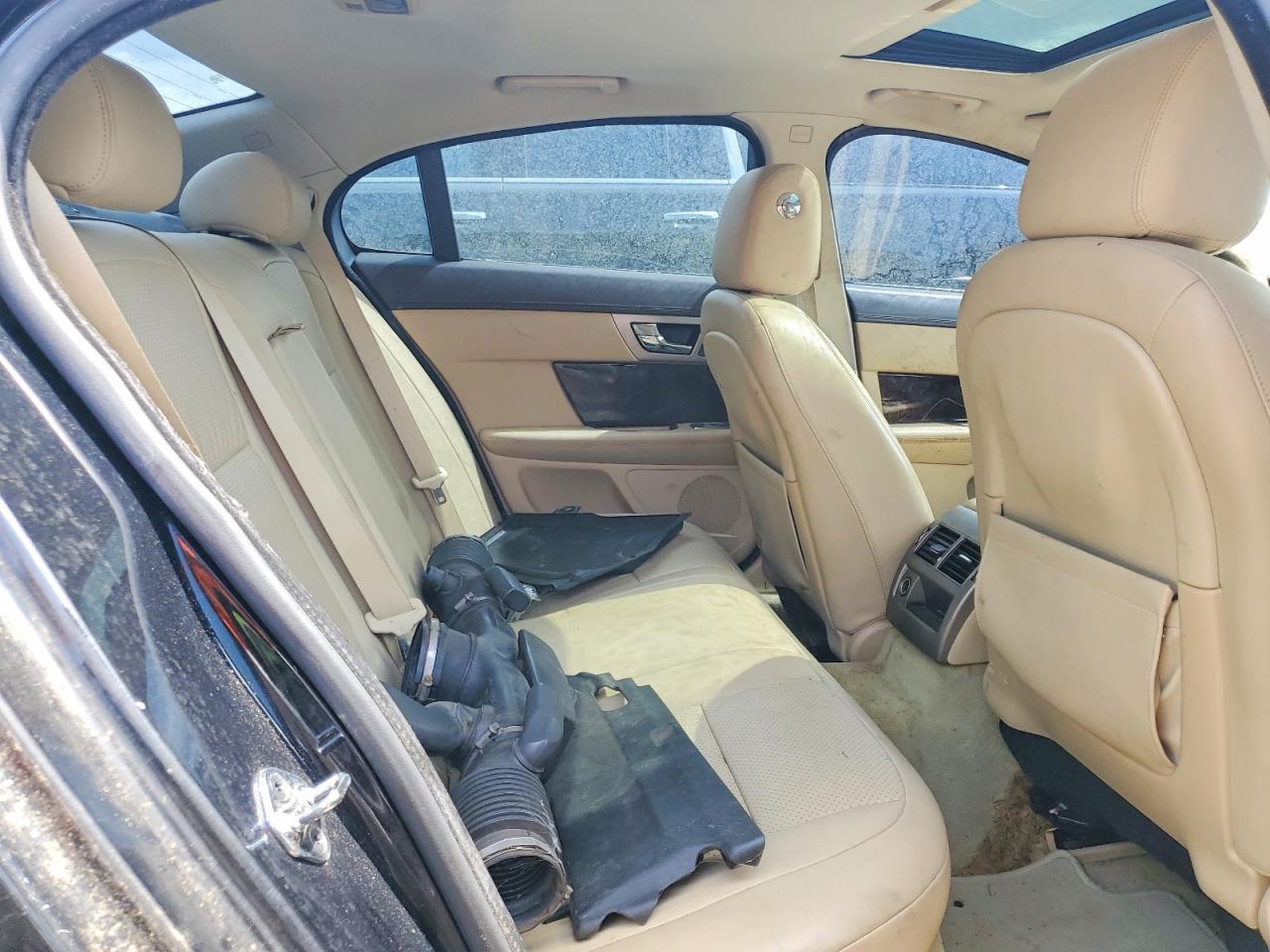 2011 JAGUAR XF