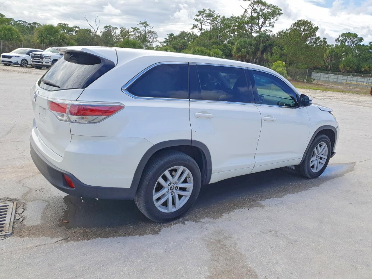 2016 TOYOTA HIGHLANDER